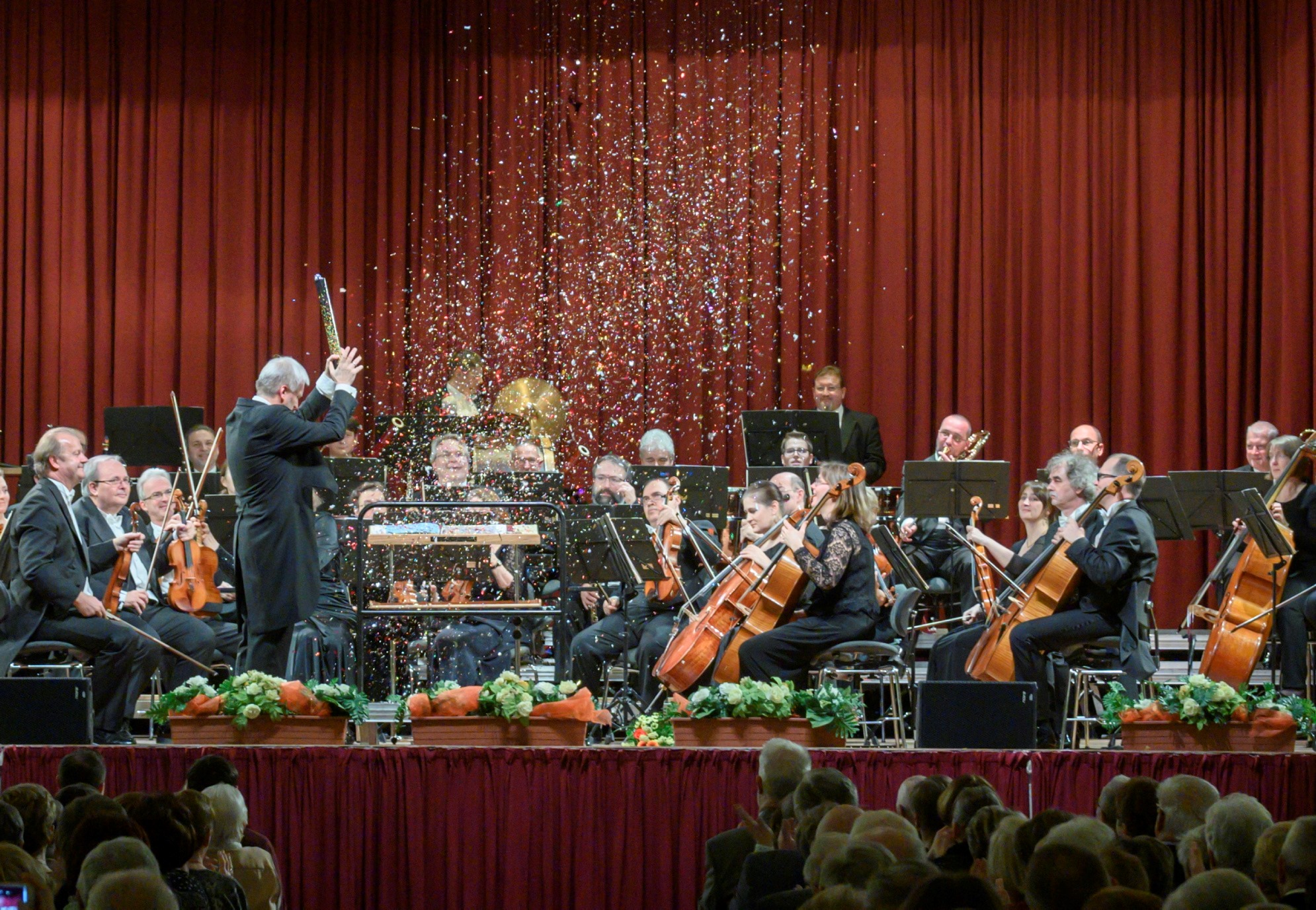 Neujahrskonzert der Elbland Philharmonie Sachsen Neujahrskonzert der Elbland Philharmonie Sachsen